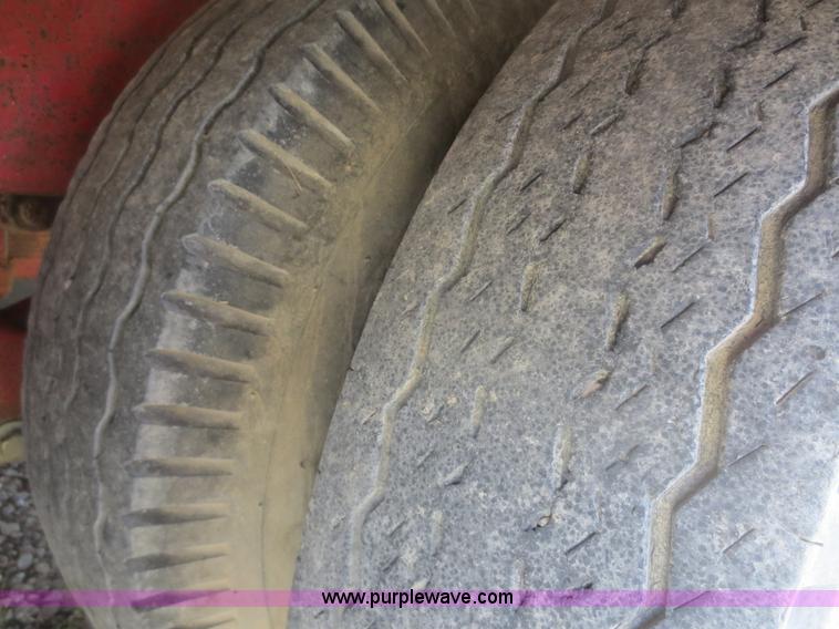 image for item F8241 1985 Donahue D18BR equipment trailer