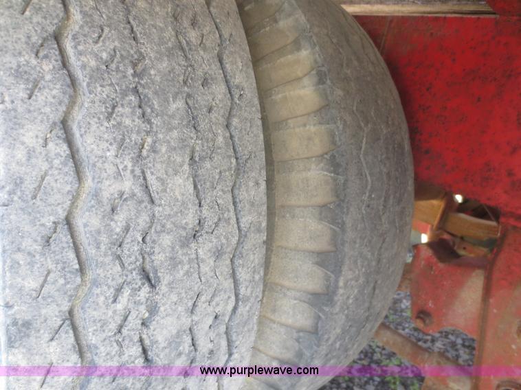 image for item F8241 1985 Donahue D18BR equipment trailer