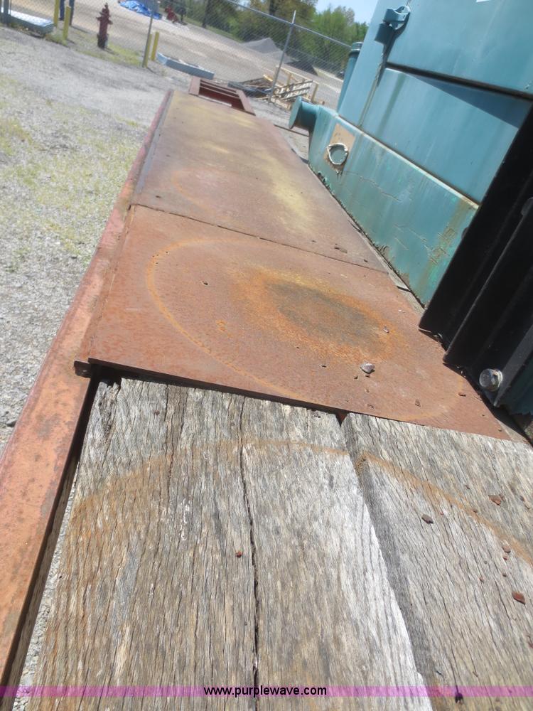 image for item F8241 1985 Donahue D18BR equipment trailer