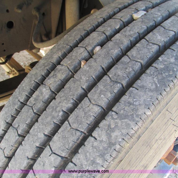 image for item G9305 1995 GMC TopKick service truck