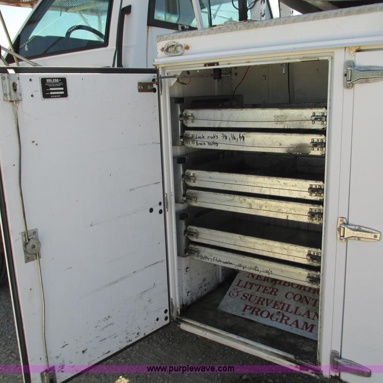 image for item G9305 1995 GMC TopKick service truck