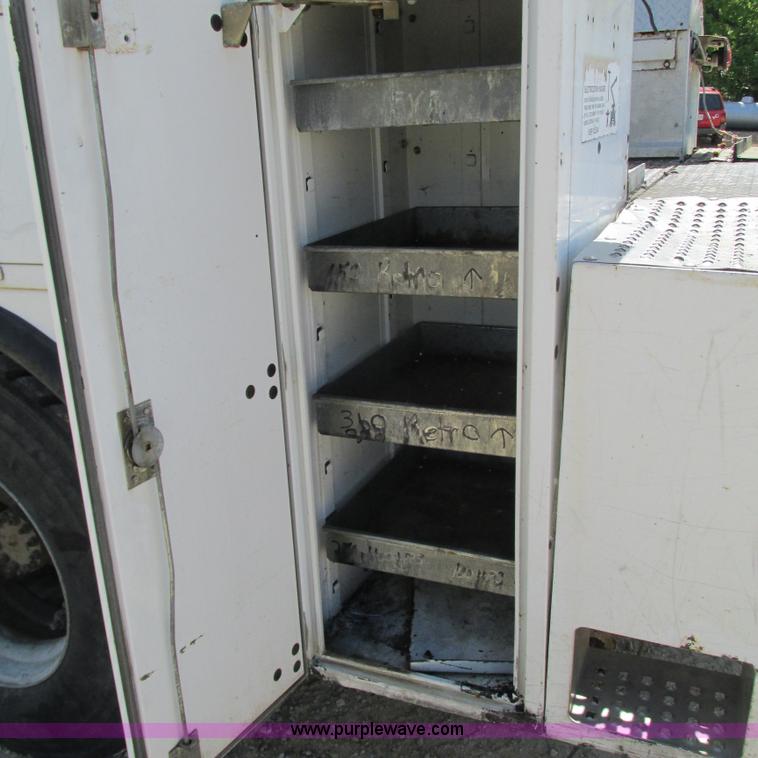 image for item G9305 1995 GMC TopKick service truck