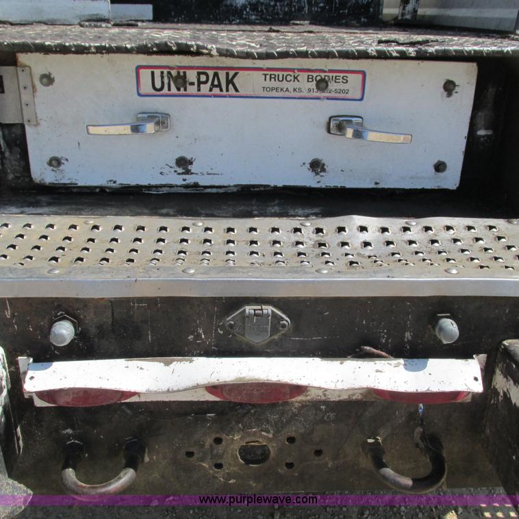 image for item G9305 1995 GMC TopKick service truck