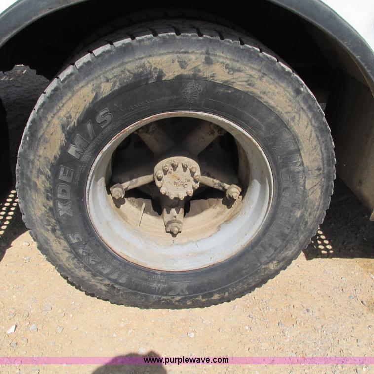 image for item G9305 1995 GMC TopKick service truck