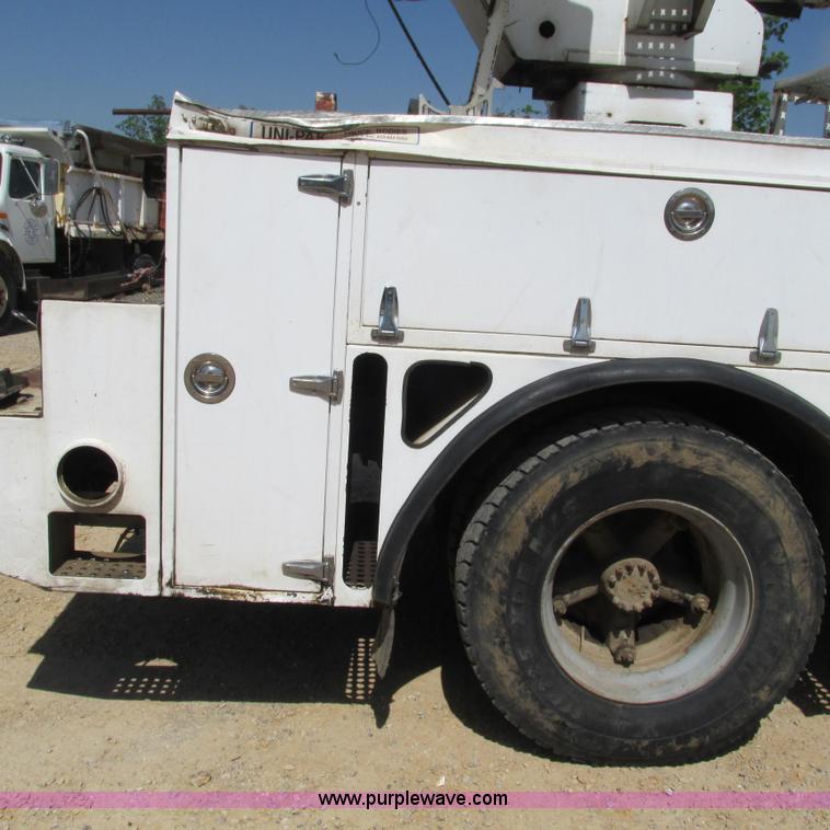 image for item G9305 1995 GMC TopKick service truck