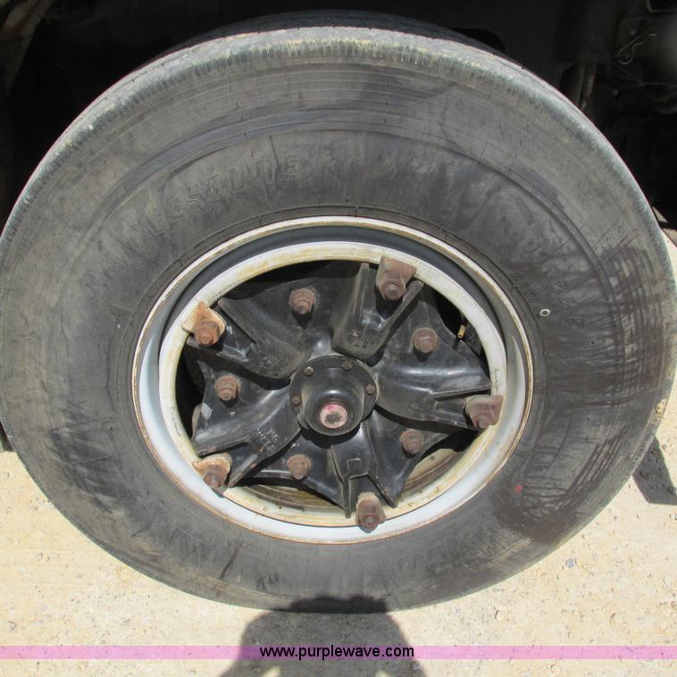 image for item G9305 1995 GMC TopKick service truck