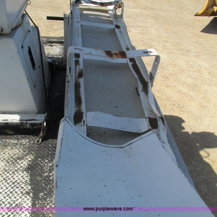 image for item G9305 1995 GMC TopKick service truck