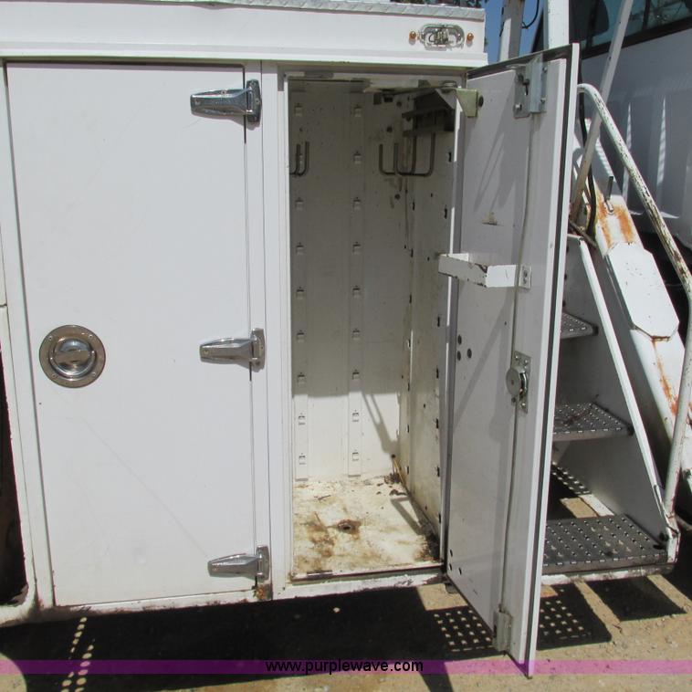 image for item G9305 1995 GMC TopKick service truck