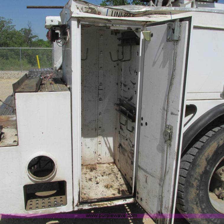 image for item G9305 1995 GMC TopKick service truck