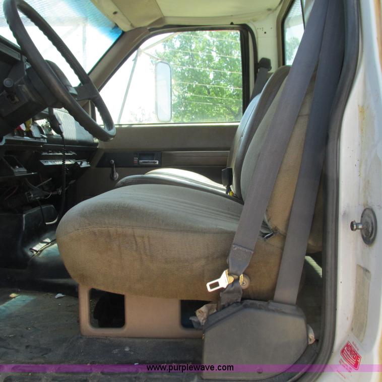 image for item G9305 1995 GMC TopKick service truck