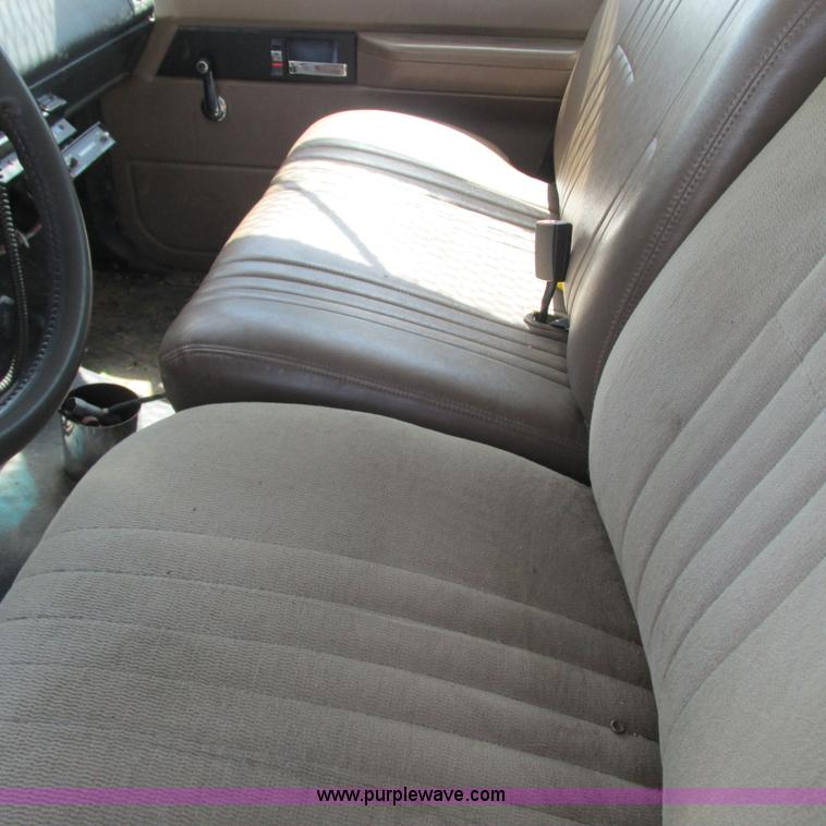 image for item G9305 1995 GMC TopKick service truck