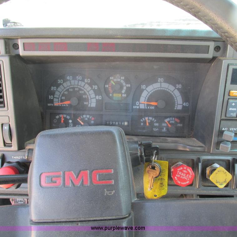 image for item G9305 1995 GMC TopKick service truck
