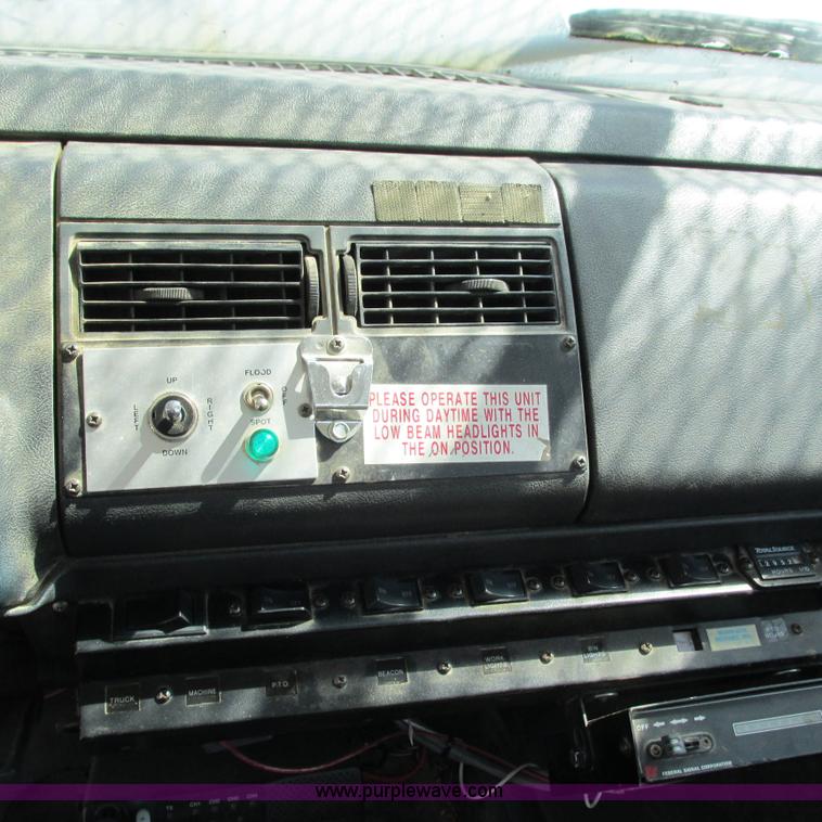 image for item G9305 1995 GMC TopKick service truck