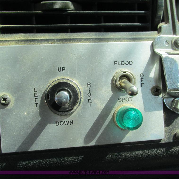 image for item G9305 1995 GMC TopKick service truck