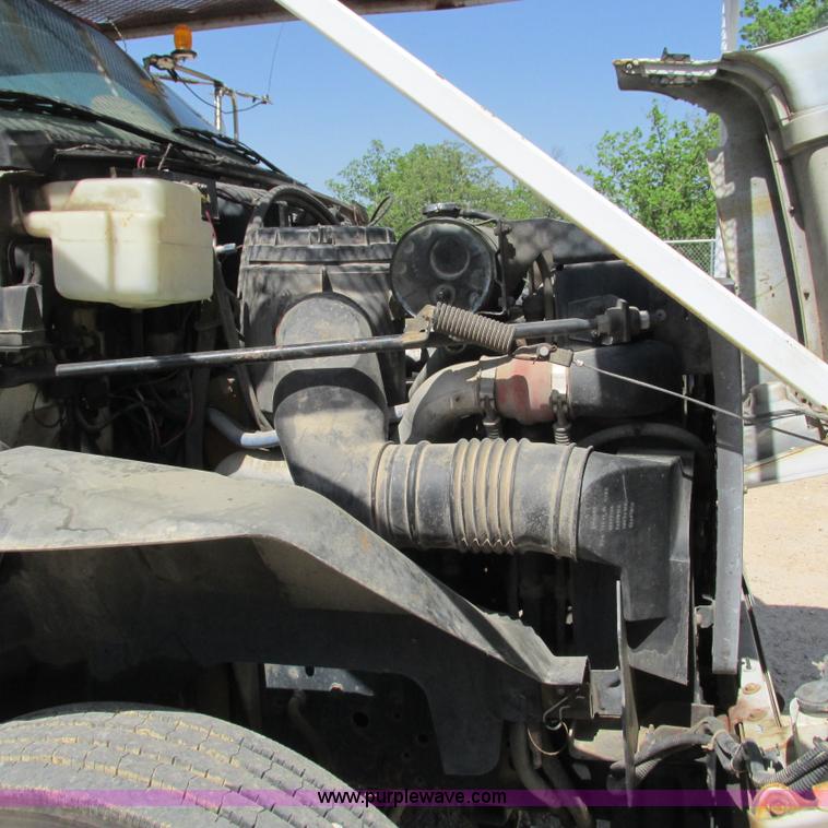 image for item G9305 1995 GMC TopKick service truck