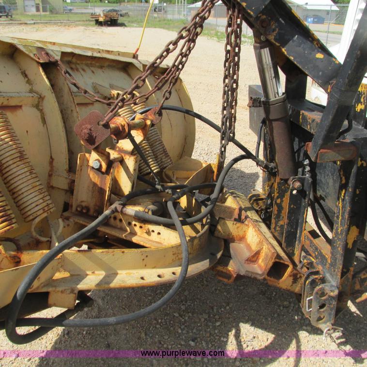 image for item G9306 1996 International 4900 semi truck