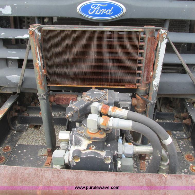 image for item G9310 1996 Ford F800 oil distribution truck