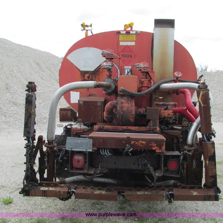 image for item G9310 1996 Ford F800 oil distribution truck