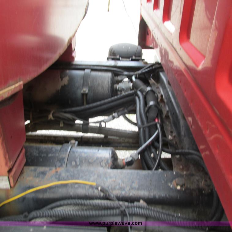 image for item G9310 1996 Ford F800 oil distribution truck