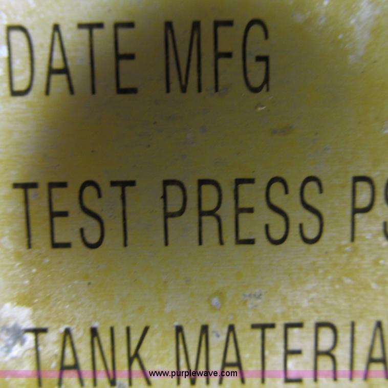 image for item G9310 1996 Ford F800 oil distribution truck