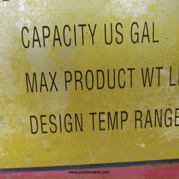 image for item G9310 1996 Ford F800 oil distribution truck