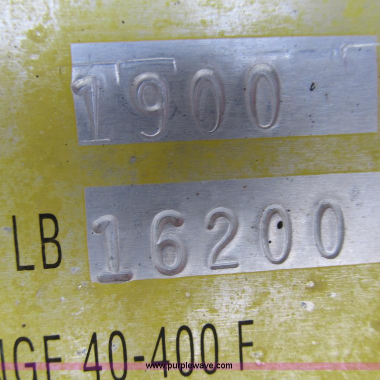 image for item G9310 1996 Ford F800 oil distribution truck