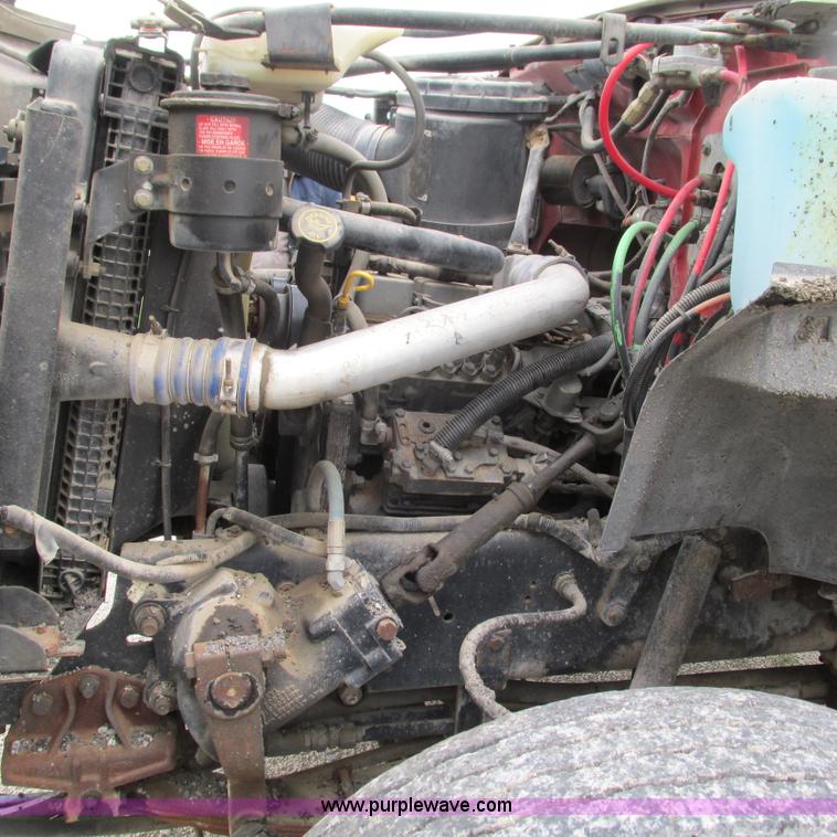 image for item G9310 1996 Ford F800 oil distribution truck