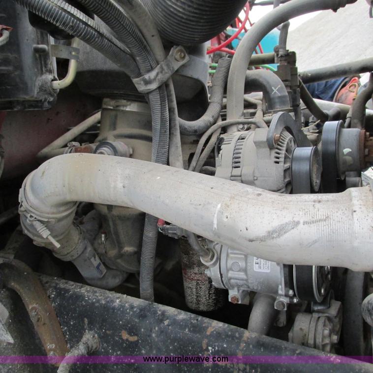 image for item G9310 1996 Ford F800 oil distribution truck