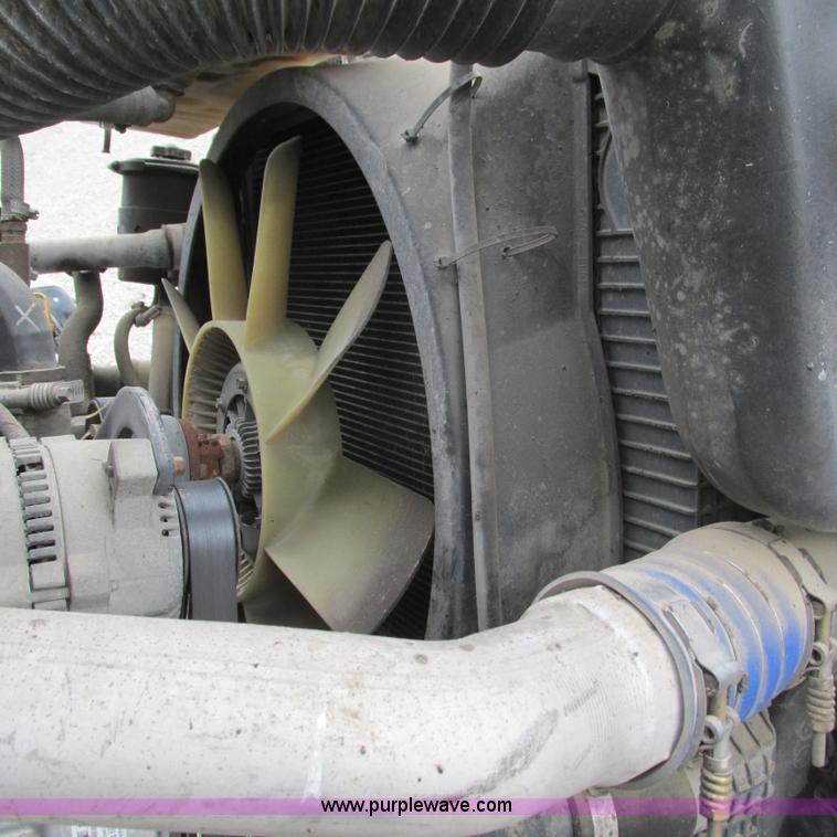 image for item G9310 1996 Ford F800 oil distribution truck