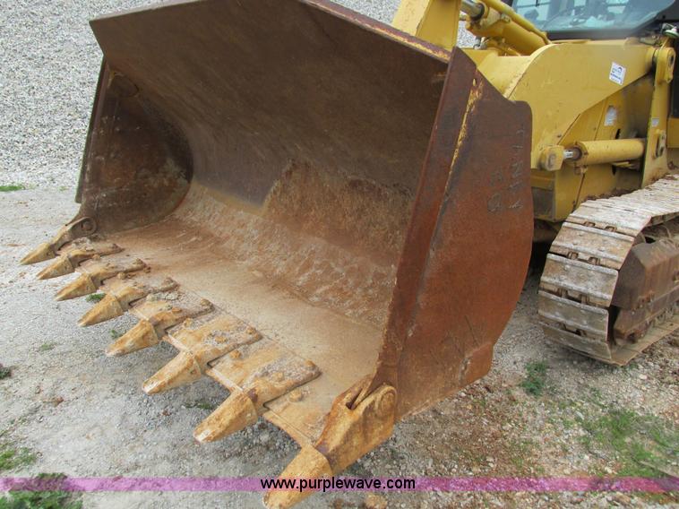image for item G9318 2000 Caterpillar 953C track loader