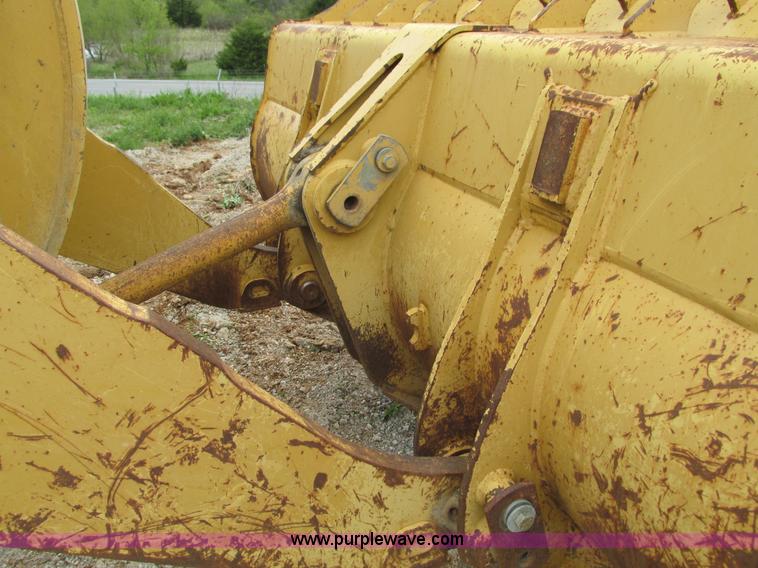 image for item G9318 2000 Caterpillar 953C track loader