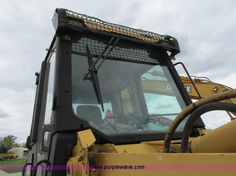 image for item G9318 2000 Caterpillar 953C track loader