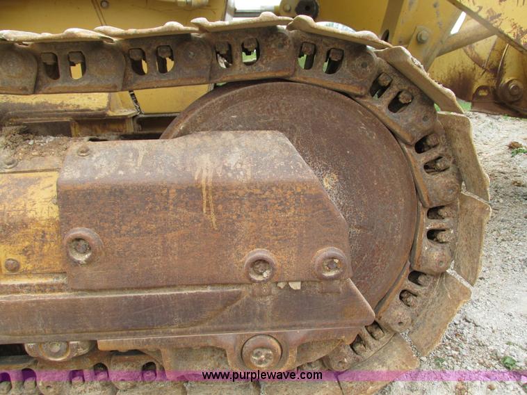 image for item G9318 2000 Caterpillar 953C track loader