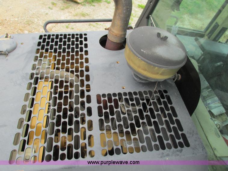 image for item G9318 2000 Caterpillar 953C track loader