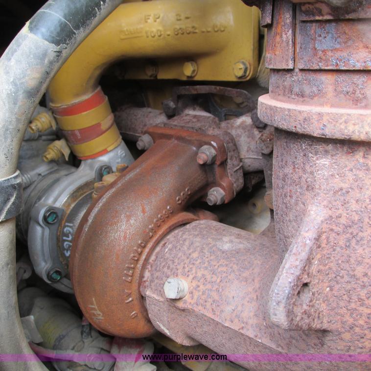 image for item G9318 2000 Caterpillar 953C track loader