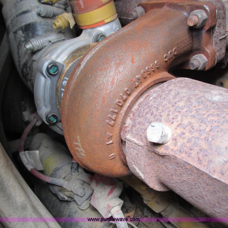 image for item G9318 2000 Caterpillar 953C track loader