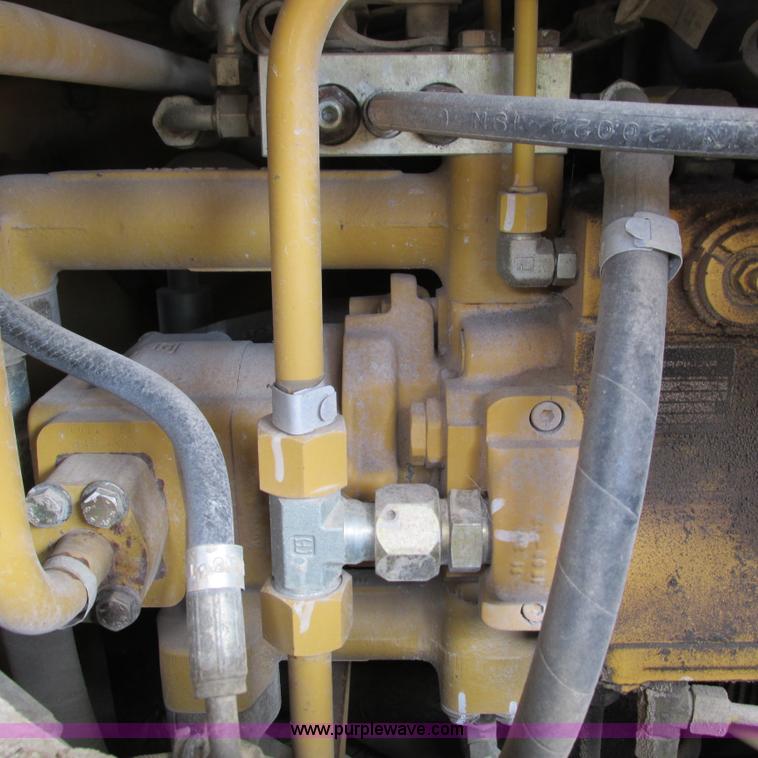 image for item G9318 2000 Caterpillar 953C track loader