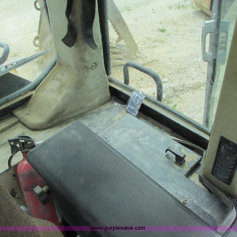 image for item G9318 2000 Caterpillar 953C track loader