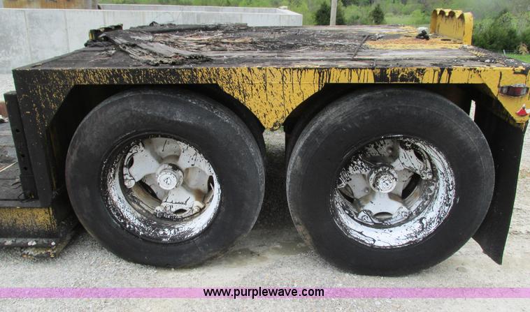 image for item G9319 1993 Homemade 40 ton equipment trailer