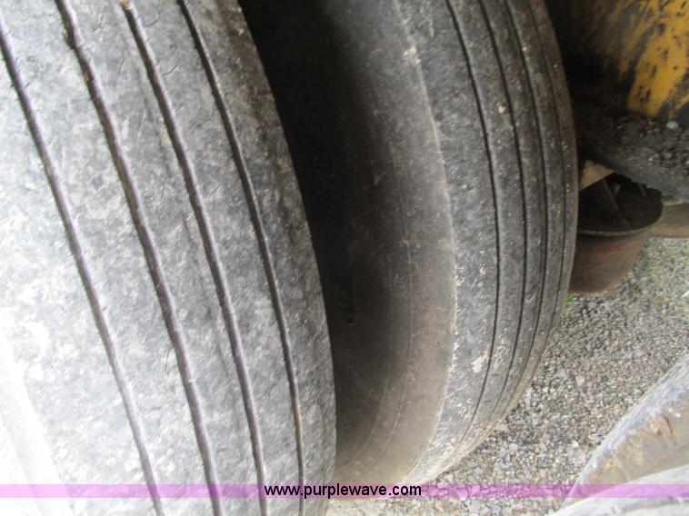 image for item G9319 1993 Homemade 40 ton equipment trailer