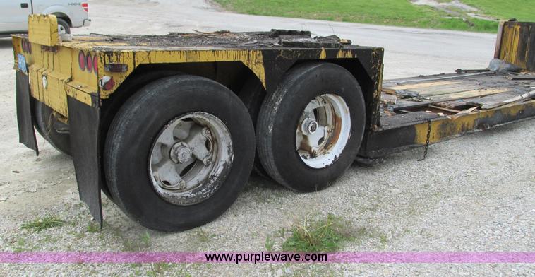 image for item G9319 1993 Homemade 40 ton equipment trailer