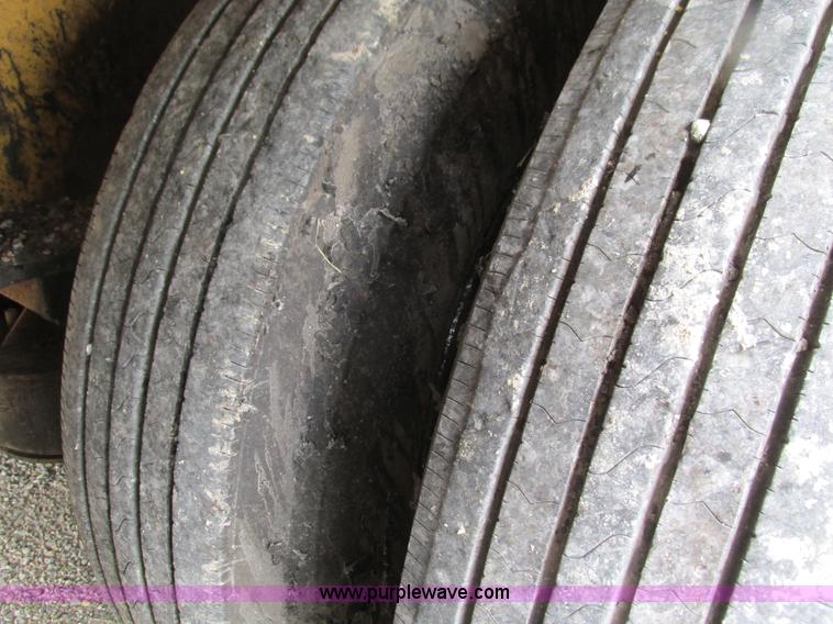 image for item G9319 1993 Homemade 40 ton equipment trailer