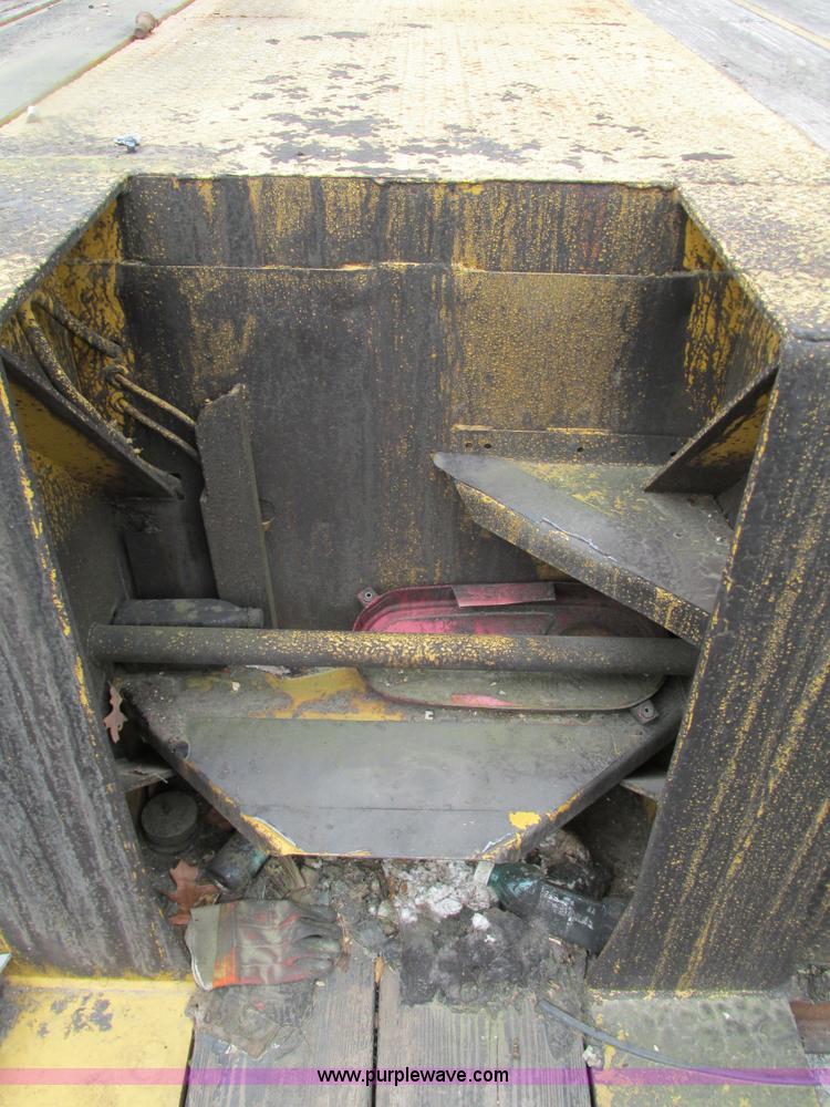 image for item G9319 1993 Homemade 40 ton equipment trailer