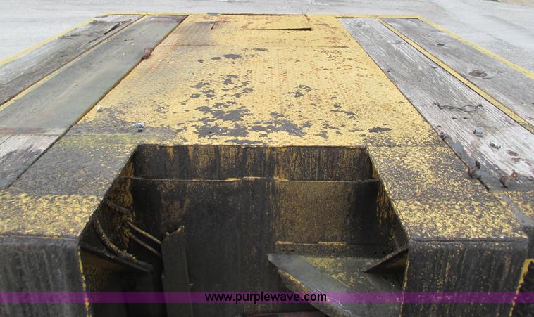 image for item G9319 1993 Homemade 40 ton equipment trailer