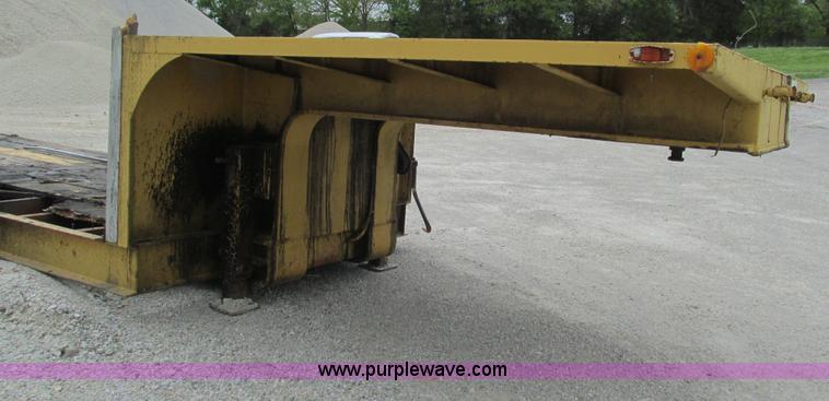 image for item G9319 1993 Homemade 40 ton equipment trailer