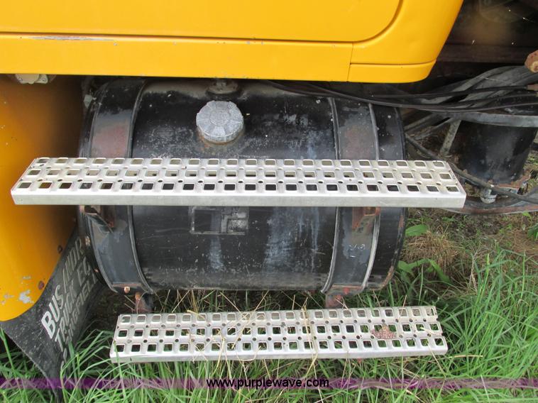 image for item G9320 2000 Volvo WG dump truck