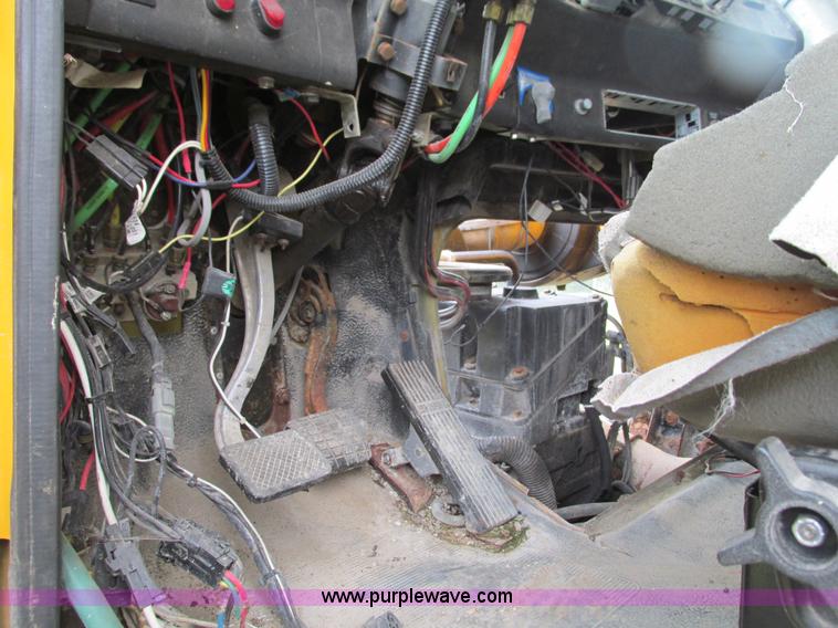 image for item G9320 2000 Volvo WG dump truck