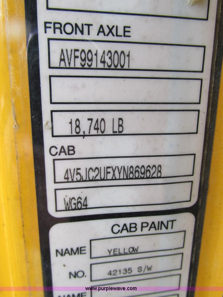 image for item G9320 2000 Volvo WG dump truck