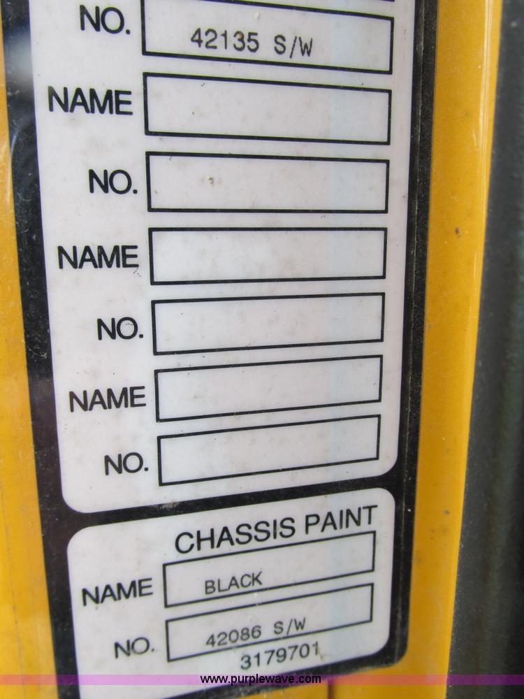 image for item G9320 2000 Volvo WG dump truck