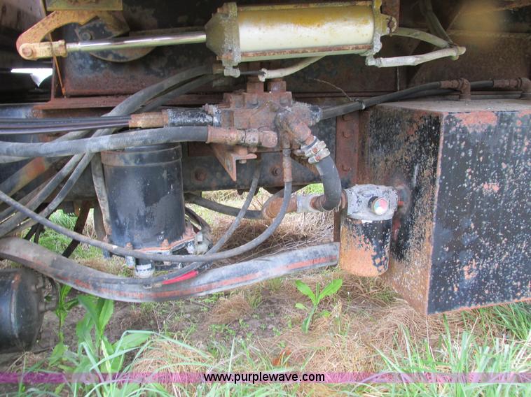 image for item G9320 2000 Volvo WG dump truck